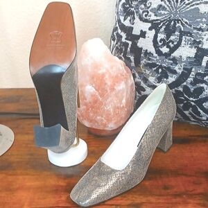 New! No Box Stewart Weitzman Elegant Snake Print Block Heel Pumps Size 9